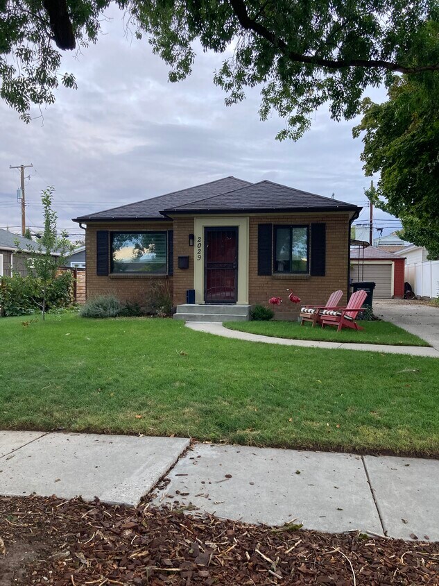 Foto principal - 2029 Westminster Ave