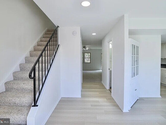 Foto del edificio - 5952 Westchester Park Dr