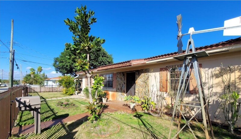 Foto principal - 5451 SW 5th Terrace