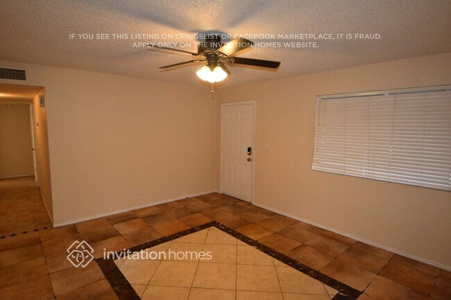 Foto del edificio - 3735 W Columbine Dr