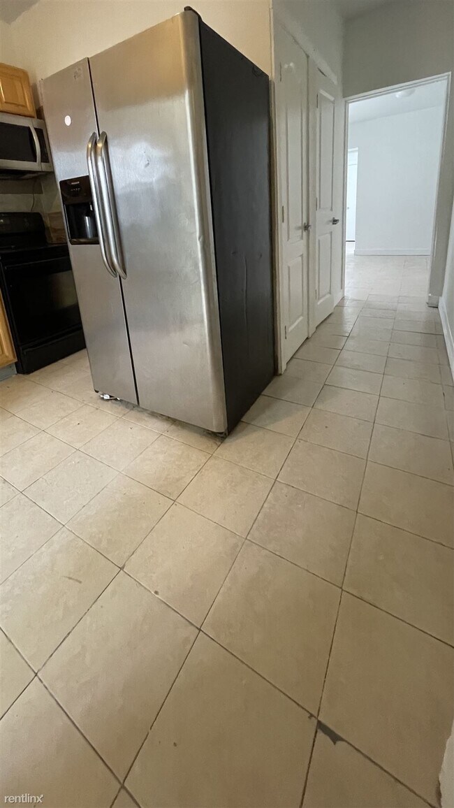 Foto del edificio - 2 br, 1 bath Duplex - 3332 North Lee Street 1