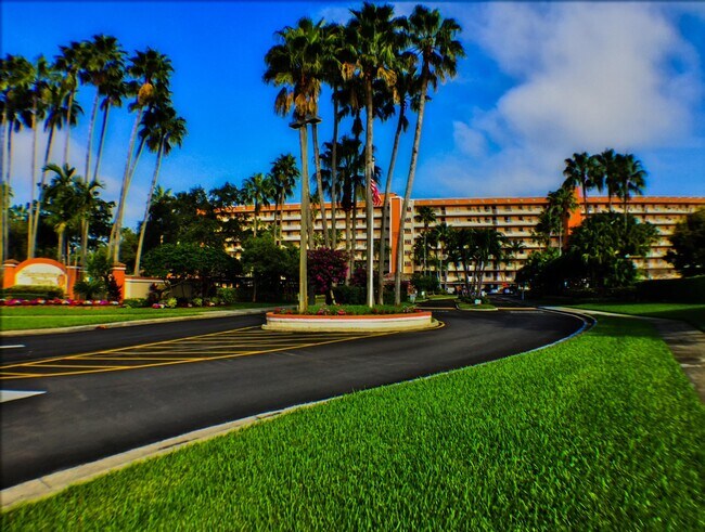 Foto del edificio - 7370 S Oriole Blvd