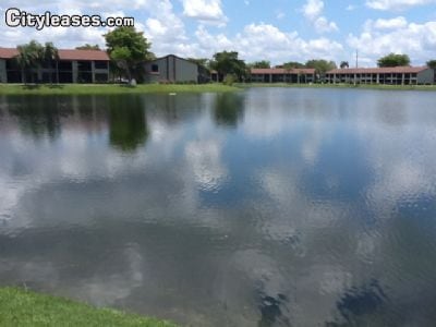 Building Photo - 209 Lake Pointe Dr