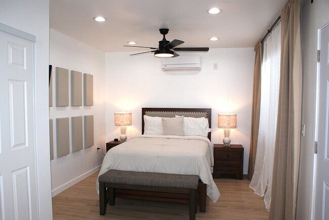 Foto del edificio - 7065 Aura Ave