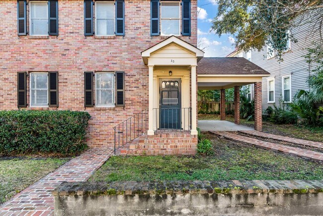 Building Photo - Harleston Village 3 Bed/2.5 Bath Gem Avail...