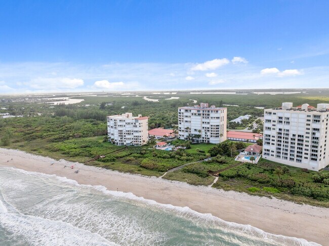 Building Photo - 3920 N Hwy A1A