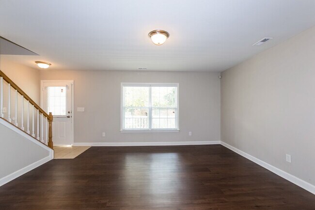 Foto del edificio - 4905 Stone Park Dr