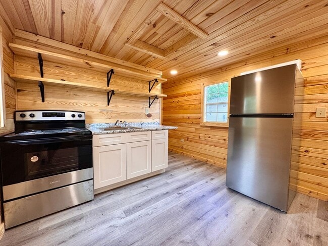 Foto del edificio - 1 Bedroom/1 Bathroom Tiny Home in Southside