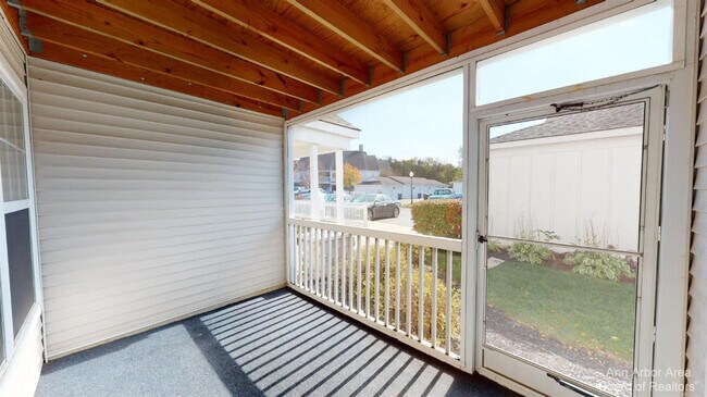 Building Photo - 2767 S Knightsbridge Cir