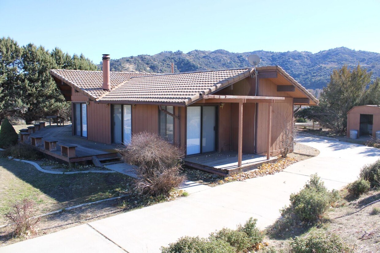 23481 Mashie Ct, Tehachapi, CA 93561 House Rental in Tehachapi, CA