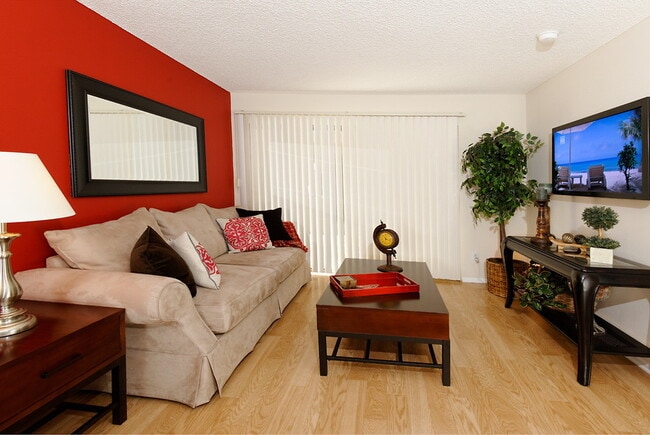 Regency Palm Court Rentals in Los Angeles at 914 S Wilton Pl Los Regency Palm Court Rentals in Los Angeles at 914 S Wilton Pl Los