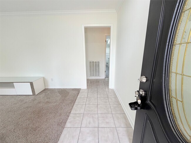 Foto del edificio - 22176 Heatherwood Dr