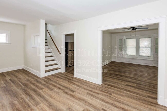 Foto del edificio - 3971 E 71st St