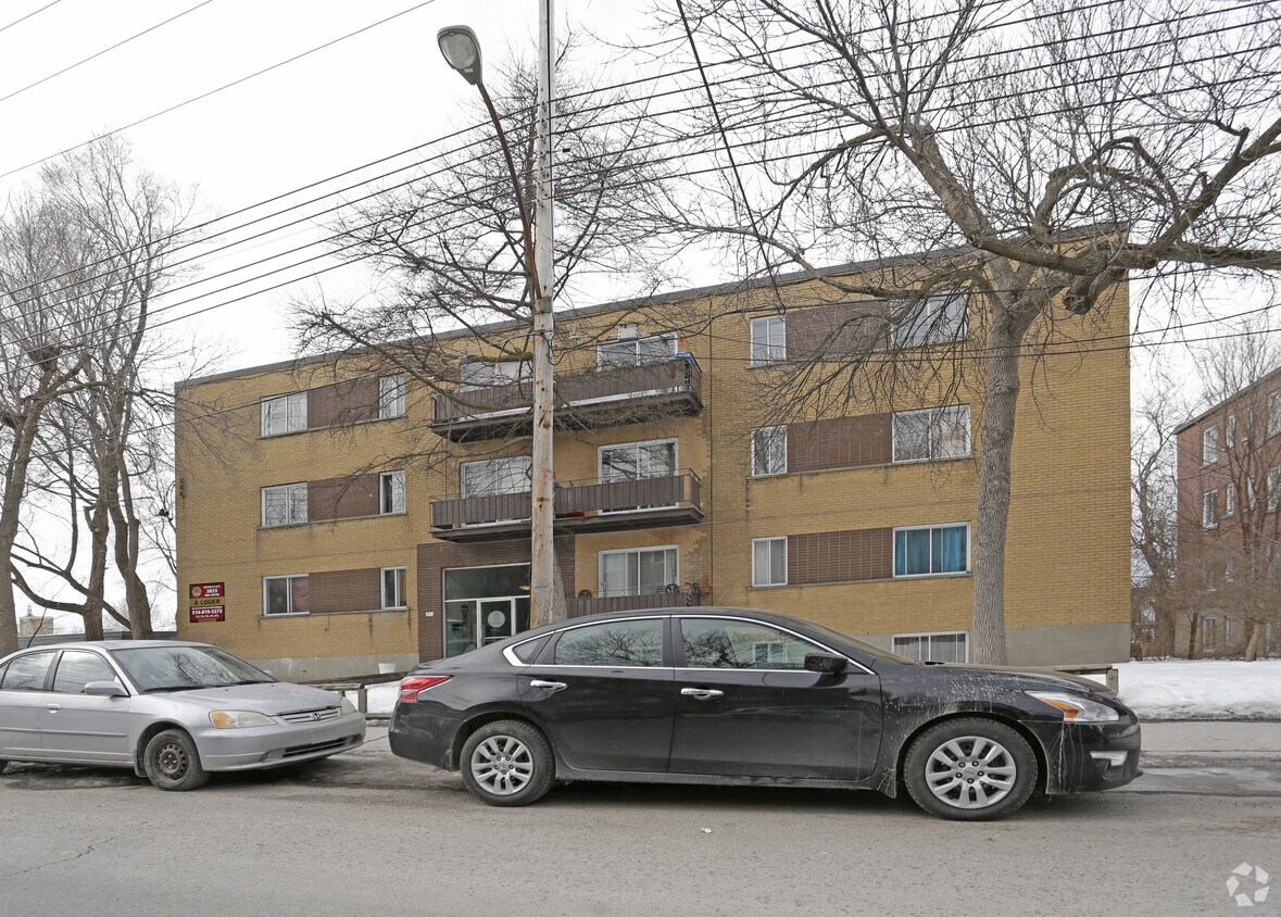 Building Photo - 3055 Goyer