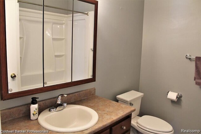 Foto del edificio - 2025 E Franklin Dr