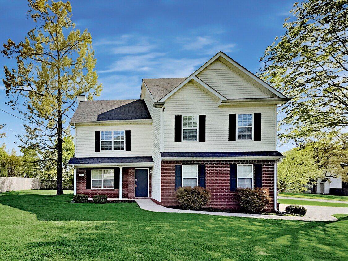 Primary Photo - 210 Sam Davis Drive