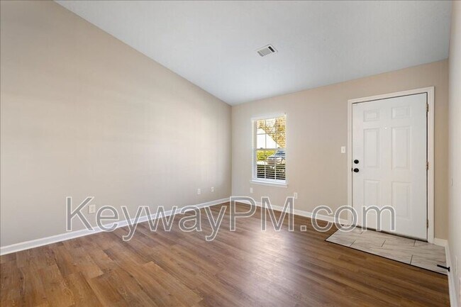 Foto del edificio - 517 Edgecliff Ln