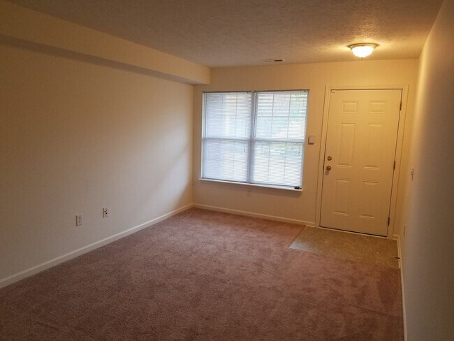 Building Photo - Lovely Home!! Ready to move in