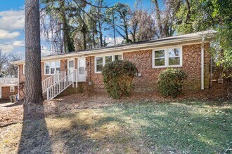 Building Photo - 635 N Columbia St