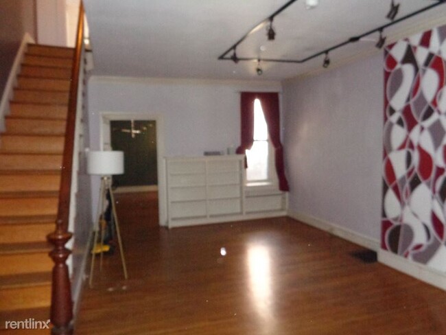 Building Photo - 4 br, 1 bath Townhome - 740 Marietta Ave