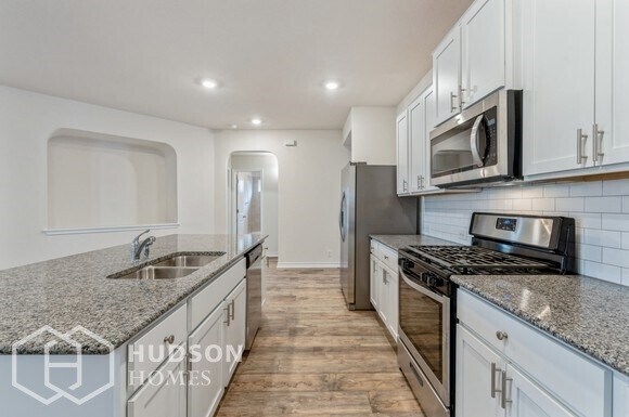 Foto del edificio - NEW CONSTRUCTION NOW AVAILABLE! 9610 Tupel...