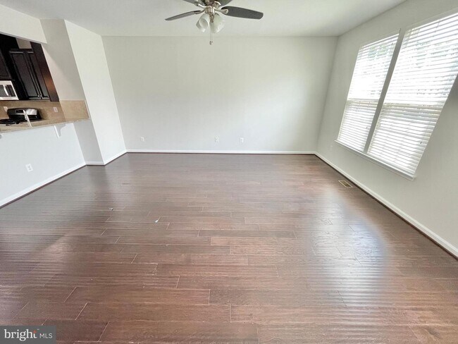 Foto del edificio - 7719 Milton Cir