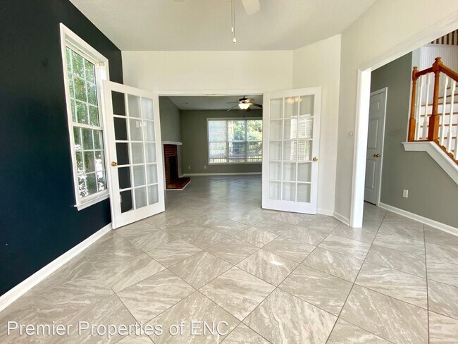 Building Photo - 4 br, 3.5 bath House - 300 Dockside Dr.