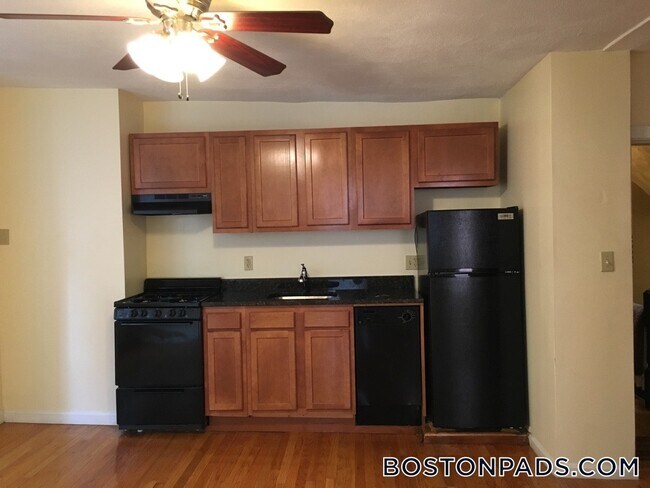 Foto del edificio - 145 Endicott St