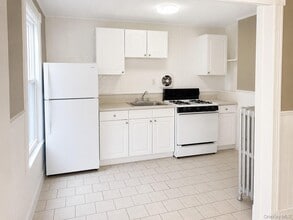 Building Photo - 115 Vineyard Ave