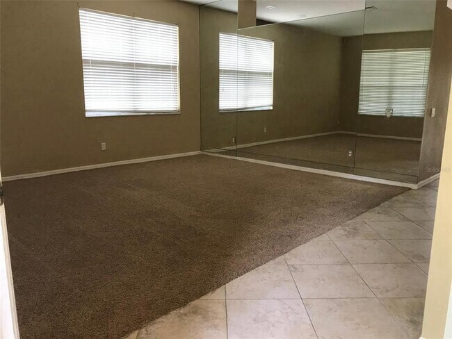 Foto del edificio - 9327 Huntington Park Way