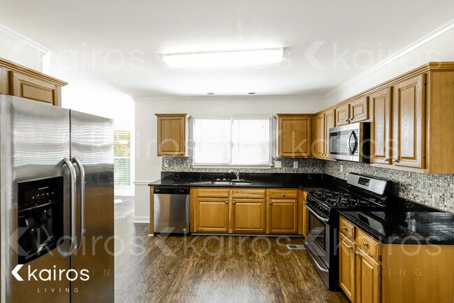 Foto del edificio - 5201 Camden Lake Parkway NW