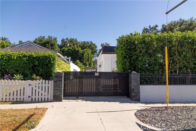 Foto del edificio - 14356 Greenleaf St