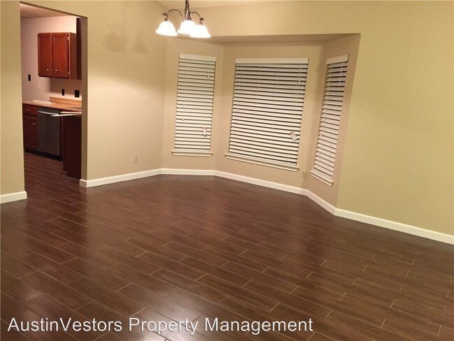 Foto del edificio - 3 br, 2 bath House - 900 Sunny Ln