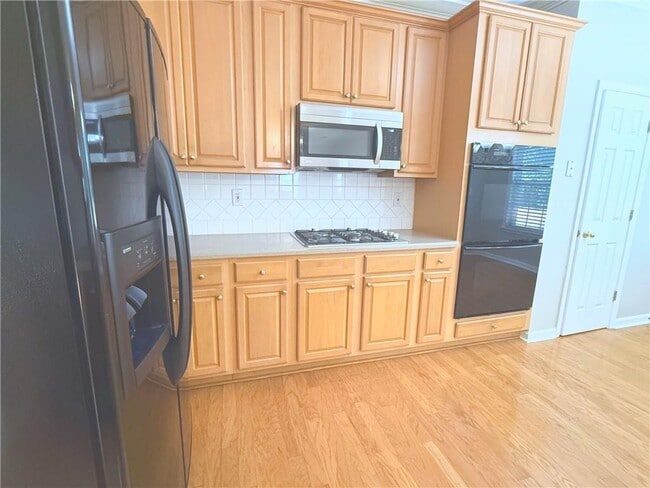 Building Photo - 12442 Waterside Dr