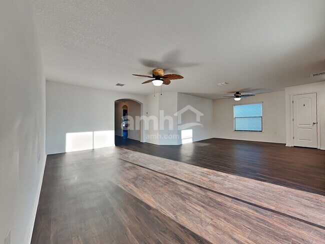 Foto del edificio - 1741 Chatham Green Circle