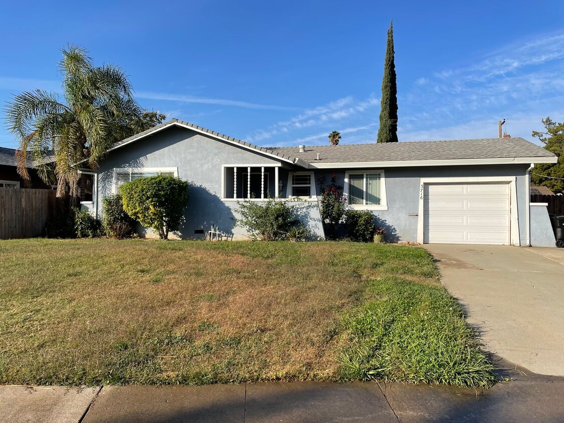 Foto principal - Charming 3-Bedroom, 2-Bathroom Home in Sac...