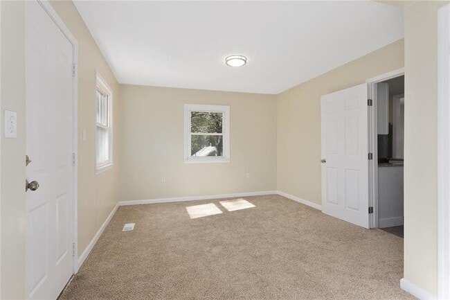 Building Photo - 2619 NE 39th Terrace