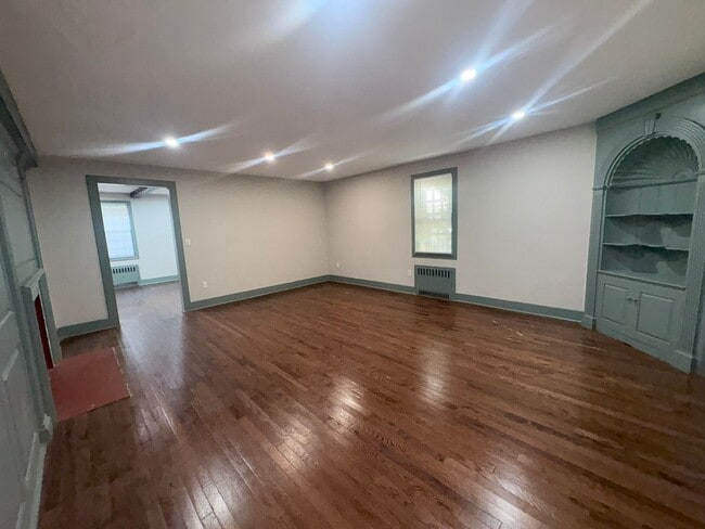 Foto del edificio - 2860 Whitney Ave