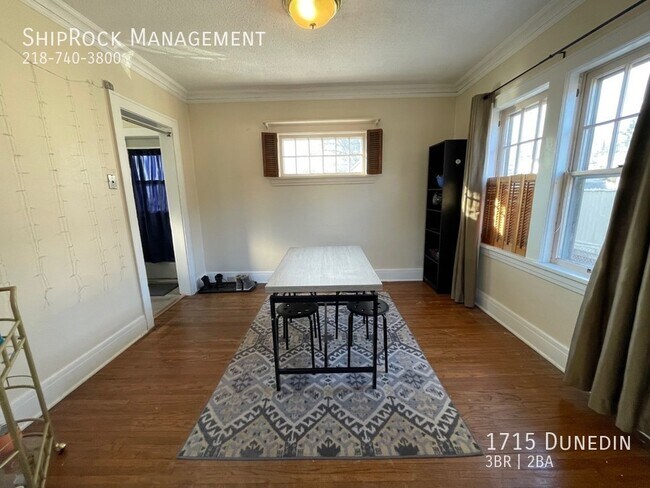 Foto del edificio - 1715 Dunedin Ave