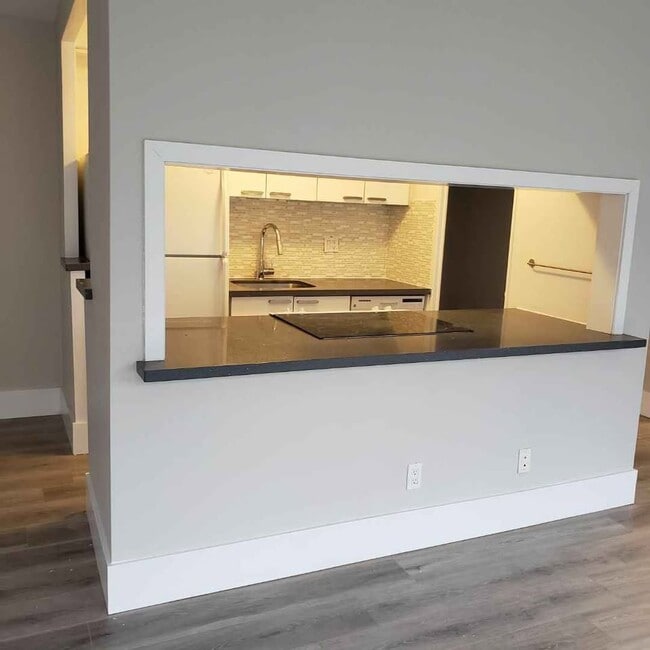 Building Photo - Savoy Plaza Apartments