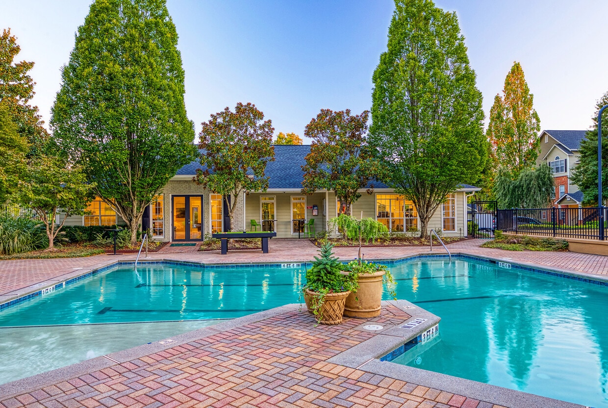 Photo - Evergreen Lenox Park