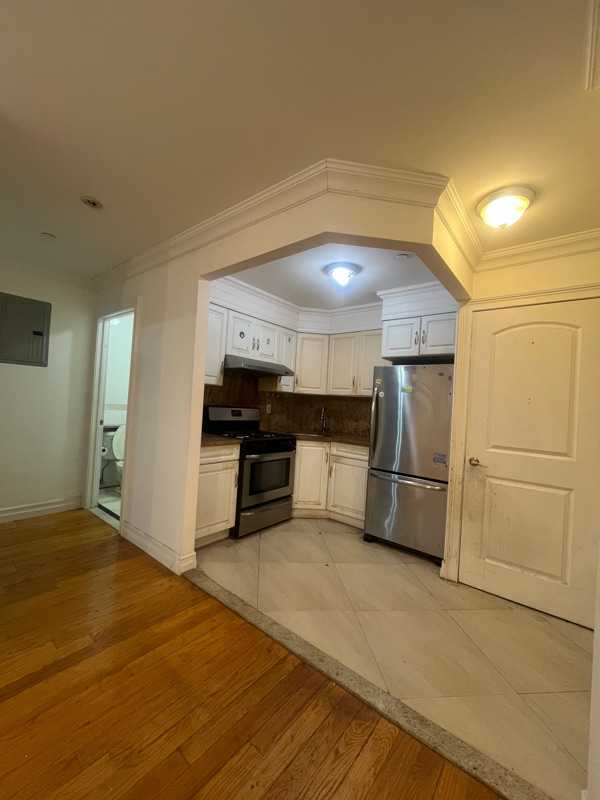 40-40 68th St