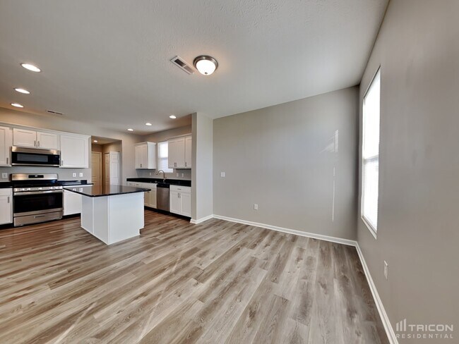 Foto del edificio - 2446 Creek Bank Dr