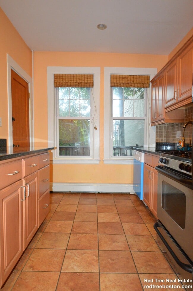 Foto del edificio - 1742 Commonwealth Avenue