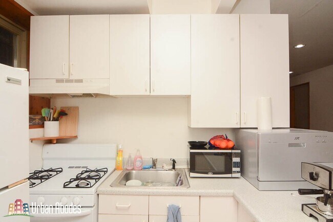 Foto del edificio - 1307 N Greenview Ave