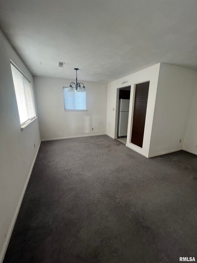 Foto del edificio - 7116 N Miramar Dr