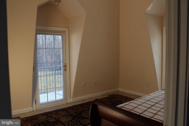 Building Photo - 5825 Doyle Rd