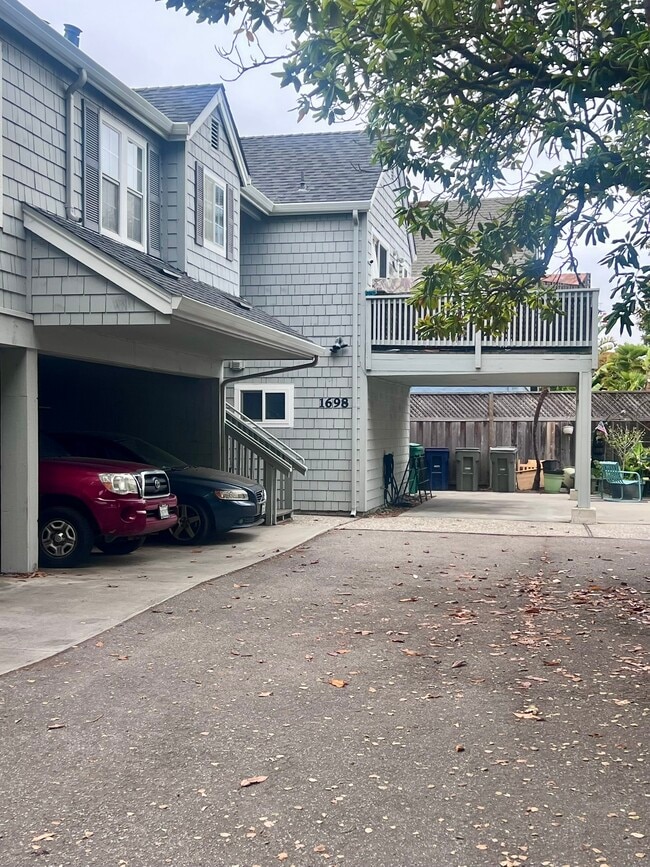 Building Photo - 1698 47th Ave