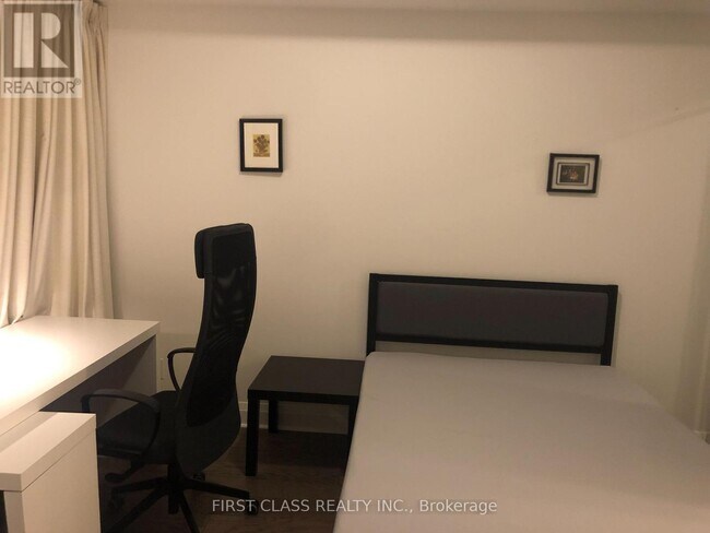 Photo du bâtiment - 1080 Bay St.