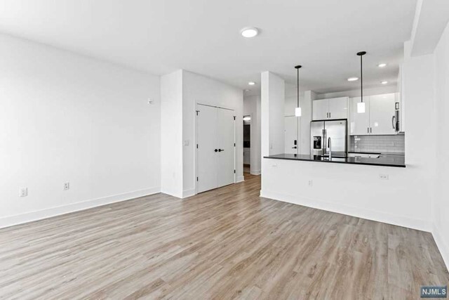 Building Photo - 520 Cliff Street Unit 223